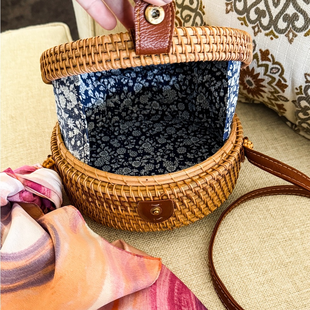 Handwoven Round Rattan Bag - Picture 5 of 10